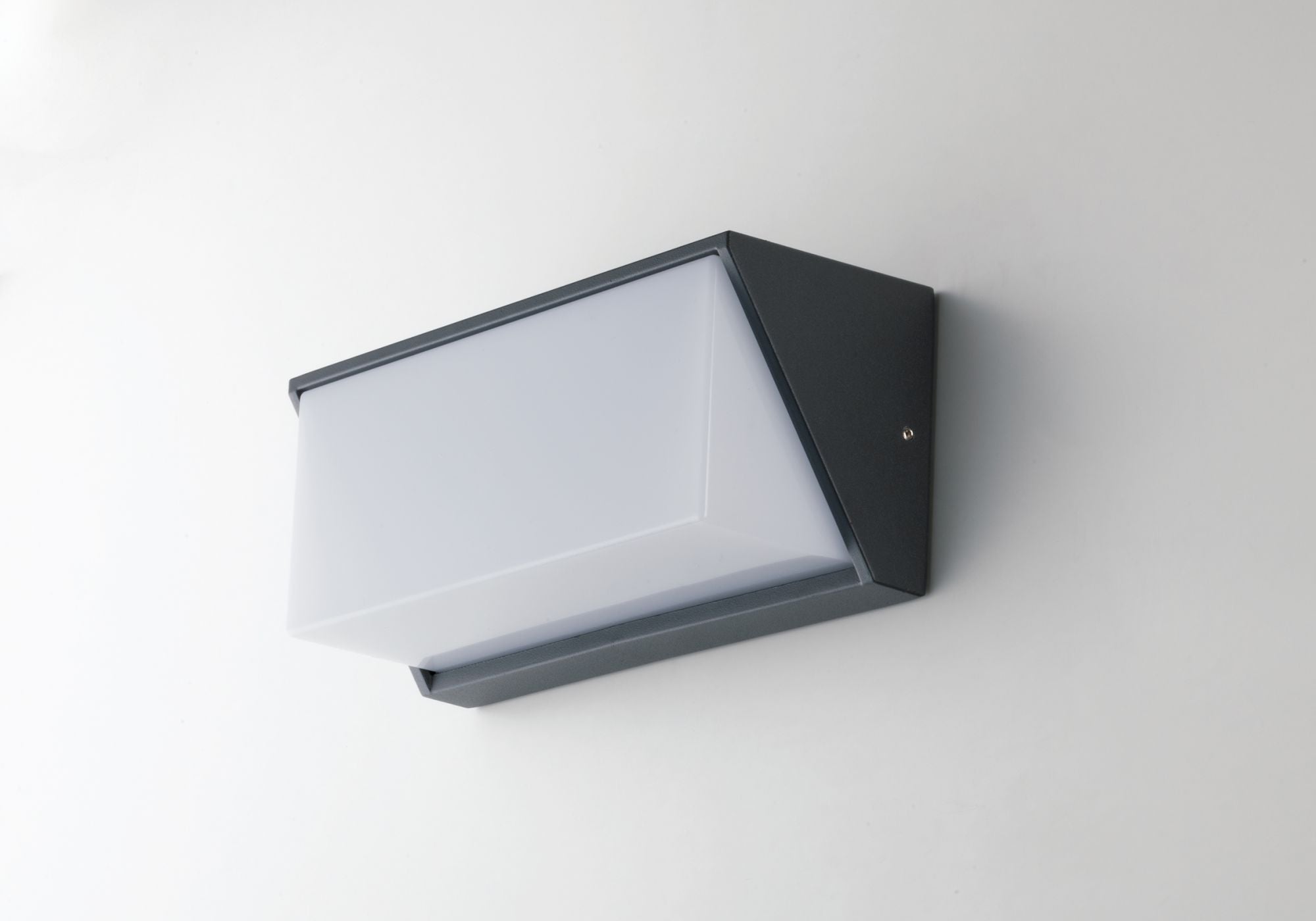 Applique per esterno in alluminio bianco o antracite IP54 led integrato con regolazione luce 3000-4000°k 12W 1550 lumen LUXON Applique per esterno in alluminio bianco o antracite IP54 led integrato con regolazione luce 3000-4000°k 12W 1550 lumen LUXON
